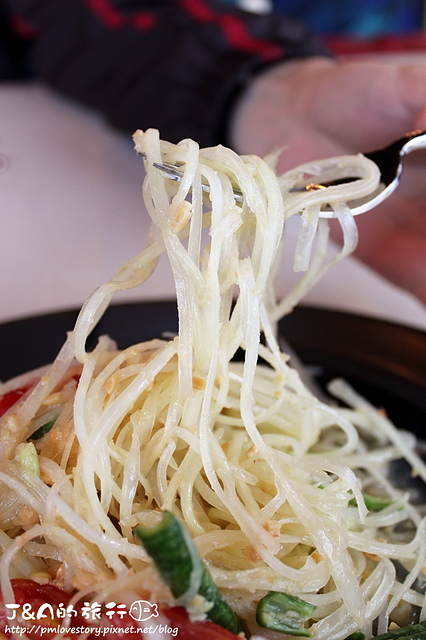 饗泰多泰式餐廳：【捷運忠孝復興】饗泰多 Siam More 泰式風格餐廳--每道泰式料理都令人意猶未盡!!東區聚餐時尚餐廳推薦!