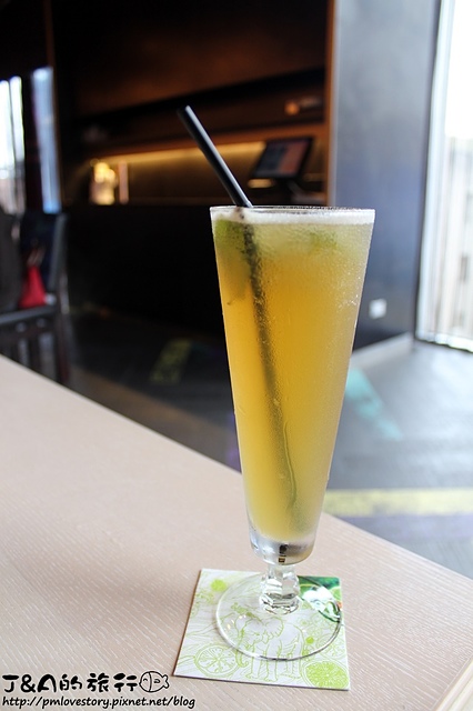 饗泰多泰式餐廳：【捷運忠孝復興】饗泰多 Siam More 泰式風格餐廳--每道泰式料理都令人意猶未盡!!東區聚餐時尚餐廳推薦!