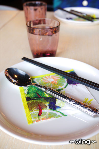 饗泰多泰式餐廳：［台北東區］創意泰式料理餐廳。【饗泰多Siam More】青木瓜沙拉/打拋豬/金錢魚餅體驗(忠孝復興站美食餐廳)