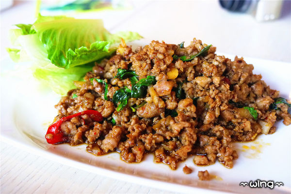 饗泰多泰式餐廳：［台北東區］創意泰式料理餐廳。【饗泰多Siam More】青木瓜沙拉/打拋豬/金錢魚餅體驗(忠孝復興站美食餐廳)