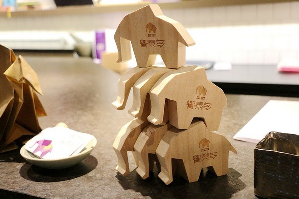 饗泰多泰式餐廳：【羽諾食記】饗泰多Siam More 泰式風格餐廳(忠孝店)♥Bistro 98大樓♥東區&捷運忠孝復興站美食