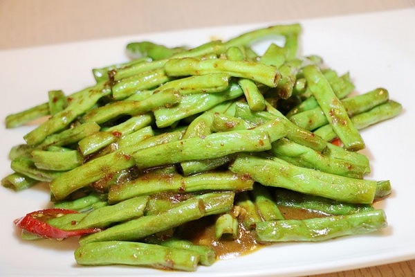 饗泰多泰式餐廳：【羽諾食記】饗泰多Siam More 泰式風格餐廳(忠孝店)♥Bistro 98大樓♥東區&捷運忠孝復興站美食