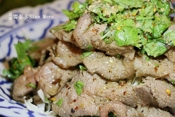 饗泰多泰式餐廳：【羽諾食記】饗泰多Siam More 泰式風格餐廳(忠孝店)♥Bistro 98大樓♥東區&捷運忠孝復興站美食