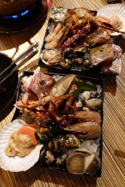 樂烹鍋物:(胖樺食記) 上引水產高檔火鍋「樂烹鍋物」。都市也可品嘗到來自遠洋的海味。台北美食/濱江街/老饕精選海鮮鍋/美國安格斯牛小排