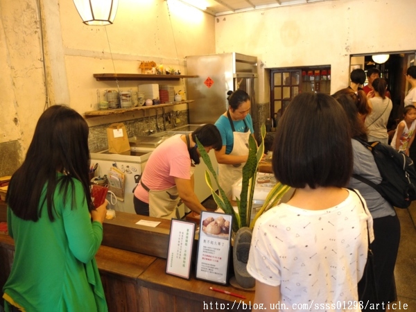 穀色穀香白羊道手工麻糬:【美食特搜。屏東恆春鎮】白羊道柴燒麻糬。恆春必吃美食 超人氣柴燒麻糬 純米手作的好滋味