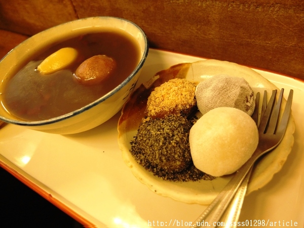 穀色穀香白羊道手工麻糬:【美食特搜。屏東恆春鎮】白羊道柴燒麻糬。恆春必吃美食 超人氣柴燒麻糬 純米手作的好滋味