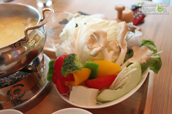 Caloroso Cafe - 歐怡咖啡二館：✪歐怡咖啡二館✪下午茶102/08/03＆午餐102/08/04~偶像劇「親愛的，我愛上別人了」場景拍拍走