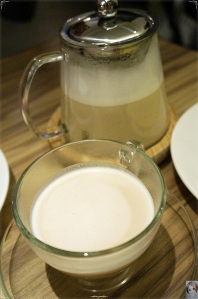 Eat Eat 意義Bistro：[試吃]台北捷運忠孝復興站Eat Eat Bistro~肥美鮮蝦&厚實干貝的美味義大利麵