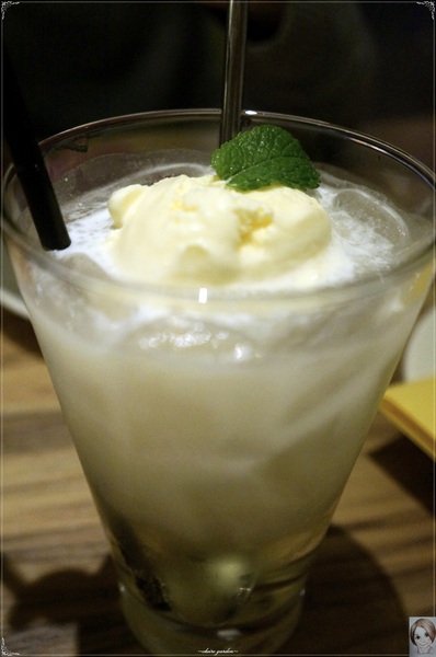 Eat Eat 意義Bistro：[試吃]台北捷運忠孝復興站Eat Eat Bistro~肥美鮮蝦&厚實干貝的美味義大利麵