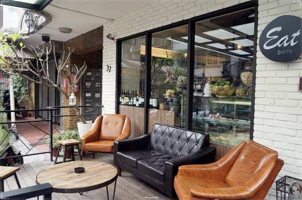 Eat Eat 意義Bistro：[試吃]台北捷運忠孝復興站Eat Eat Bistro~肥美鮮蝦&厚實干貝的美味義大利麵