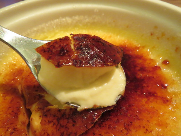 Eat Eat 意義Bistro：【口碑券NO.59】甜點有加分，但還是吃氣氛居多的＂Eat Eat 意義Bistro＂食記