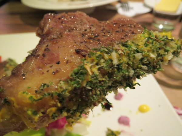 Eat Eat 意義Bistro：【口碑券NO.59】甜點有加分，但還是吃氣氛居多的＂Eat Eat 意義Bistro＂食記