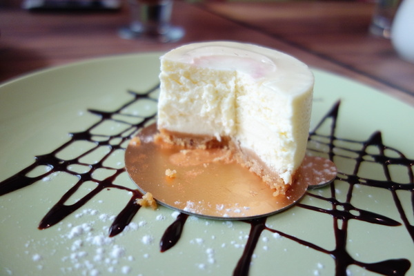 Eat Eat 意義Bistro:Eat Eat 意義Bistro 東區 有氣氛 寬敞店面