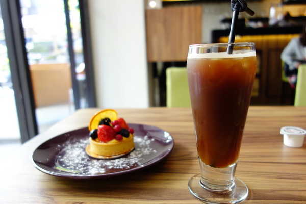 Eat Eat 意義Bistro:Eat Eat 意義Bistro 東區 有氣氛 寬敞店面