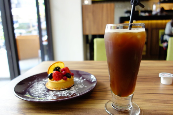 Eat Eat 意義Bistro:Eat Eat 意義Bistro 東區 有氣氛 寬敞店面