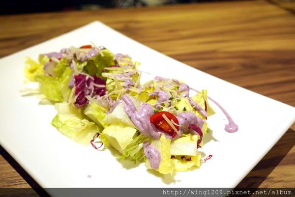 Eat Eat 意義Bistro：品嚐美味義式料理。「Eat Eat意義Bistro」