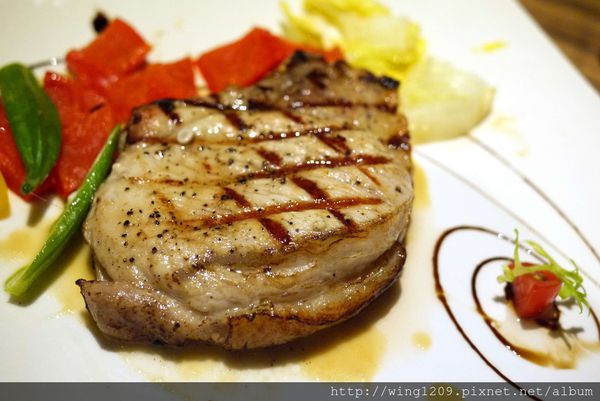 Eat Eat 意義Bistro：品嚐美味義式料理。「Eat Eat意義Bistro」