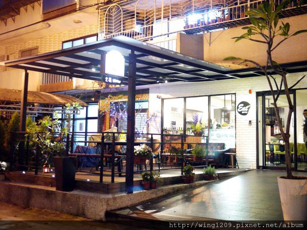 Eat Eat 意義Bistro：品嚐美味義式料理。「Eat Eat意義Bistro」