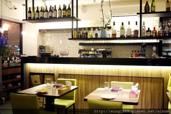 Eat Eat 意義Bistro：品嚐美味義式料理。「Eat Eat意義Bistro」