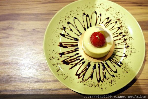 Eat Eat 意義Bistro：品嚐美味義式料理。「Eat Eat意義Bistro」