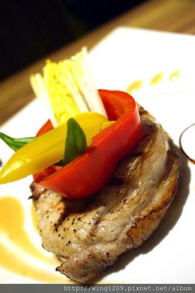 Eat Eat 意義Bistro：品嚐美味義式料理。「Eat Eat意義Bistro」