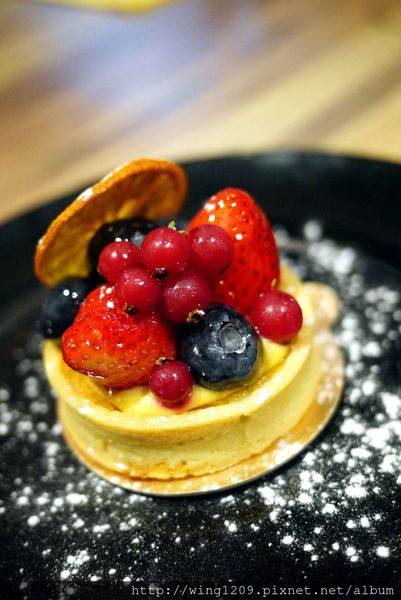 Eat Eat 意義Bistro：品嚐美味義式料理。「Eat Eat意義Bistro」