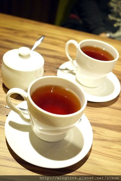 Eat Eat 意義Bistro：品嚐美味義式料理。「Eat Eat意義Bistro」