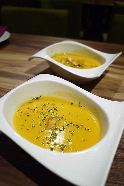 Eat Eat 意義Bistro：【台北東區】Eat Eat 意義Bistro。義式風味料理