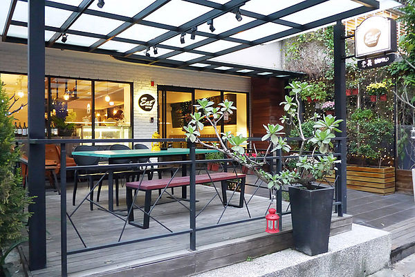 Eat Eat 意義Bistro：【台北東區】Eat Eat 意義Bistro。義式風味料理