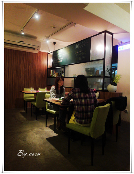 Eat Eat 意義Bistro：【試吃】台北東區§巷弄隱藏美食之藝人簡沛恩開的店→Eat Eat 意義Bistro