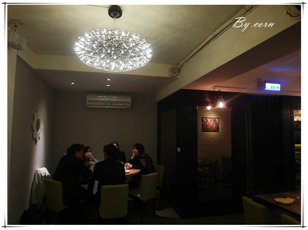 Eat Eat 意義Bistro：【試吃】台北東區§巷弄隱藏美食之藝人簡沛恩開的店→Eat Eat 意義Bistro