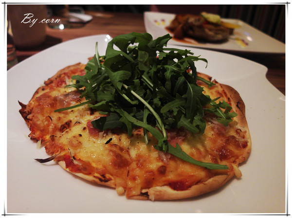 Eat Eat 意義Bistro：【試吃】台北東區§巷弄隱藏美食之藝人簡沛恩開的店→Eat Eat 意義Bistro