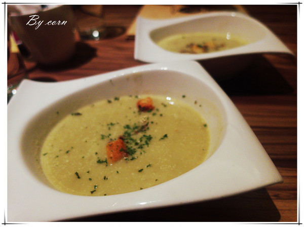 Eat Eat 意義Bistro：【試吃】台北東區§巷弄隱藏美食之藝人簡沛恩開的店→Eat Eat 意義Bistro