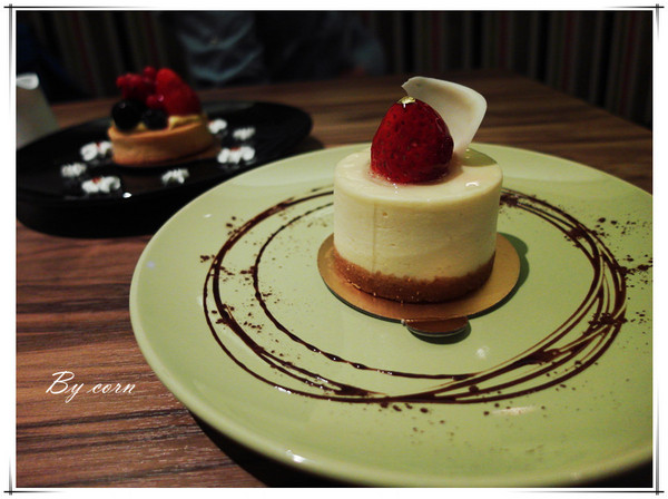 Eat Eat 意義Bistro：【試吃】台北東區§巷弄隱藏美食之藝人簡沛恩開的店→Eat Eat 意義Bistro