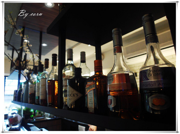 Eat Eat 意義Bistro：【試吃】台北東區§巷弄隱藏美食之藝人簡沛恩開的店→Eat Eat 意義Bistro