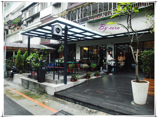 Eat Eat 意義Bistro：【試吃】台北東區§巷弄隱藏美食之藝人簡沛恩開的店→Eat Eat 意義Bistro