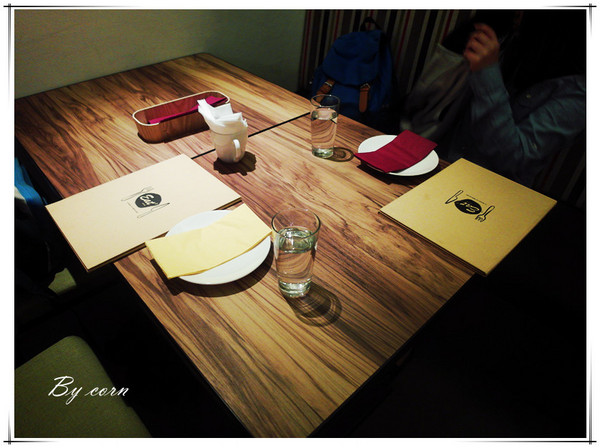 Eat Eat 意義Bistro：【試吃】台北東區§巷弄隱藏美食之藝人簡沛恩開的店→Eat Eat 意義Bistro