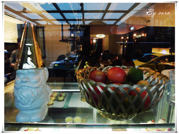 Eat Eat 意義Bistro：【試吃】台北東區§巷弄隱藏美食之藝人簡沛恩開的店→Eat Eat 意義Bistro