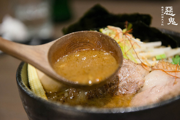 鷹流辛味噌拉麵-惡鬼warugaki：【惡鬼】味噌湯過濃 負擔感爆棚拉麵