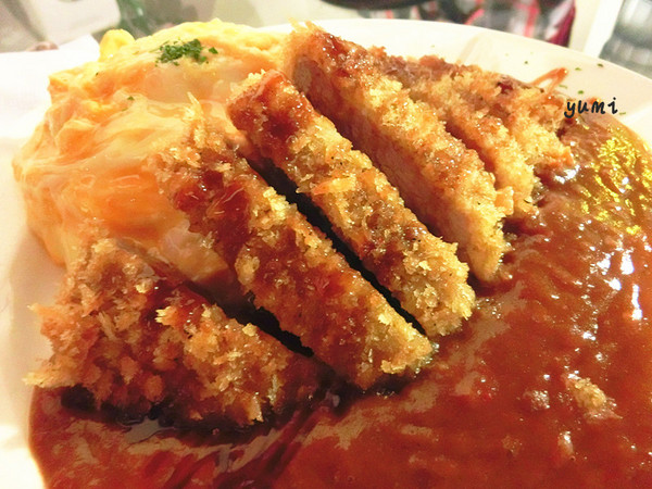 異鄉人咖哩(原:咖裡廚房大海亭)：【台中食記】正宗日本咖哩 日籍主廚精心料理@異鄉人咖哩