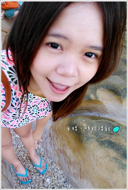 米特，味玩待敘部落格 © MEAT76｜2013-07-14【旅遊紀錄】新北。萬里｜龜吼漁港｜海邊景觀區｜台北難得的清澈海域，親近大海零距離。015.jpg