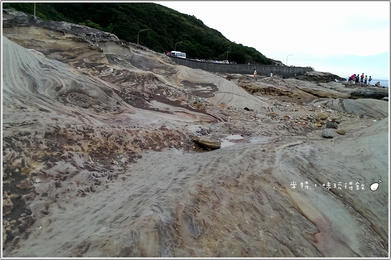 米特，味玩待敘部落格 © MEAT76｜2013-07-14【旅遊紀錄】新北。萬里｜龜吼漁港｜海邊景觀區｜台北難得的清澈海域，親近大海零距離。011.jpg