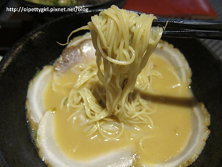 山小屋拉麵：試。名字vs拉麵皆有亮點之台南『山小屋』拉麵~喔伊細！