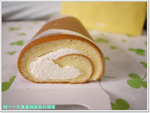 亞尼克菓子工房(內湖店)：團購美食 亞尼克 十勝香蕉生乳捲&特黑巧克力生乳捲～瞬間秒殺