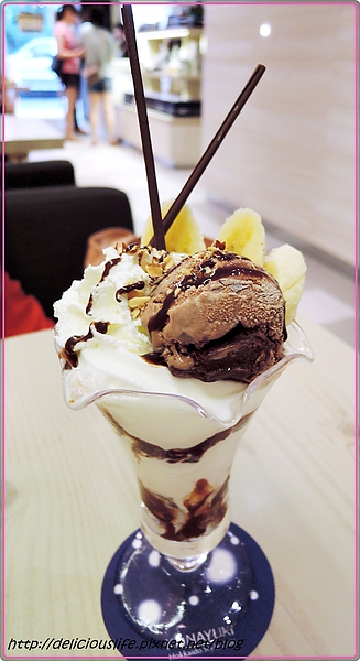 香蕉巧克力百匯聖代210