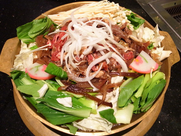 三朵花炭火燒肉‧鍋物：＜台北｜西門｜燒肉＞火鍋。燒肉。韓式料理三合一通通吃到飽！！！