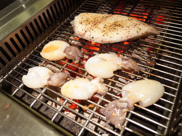 三朵花炭火燒肉‧鍋物：＜台北｜西門｜燒肉＞火鍋。燒肉。韓式料理三合一通通吃到飽！！！