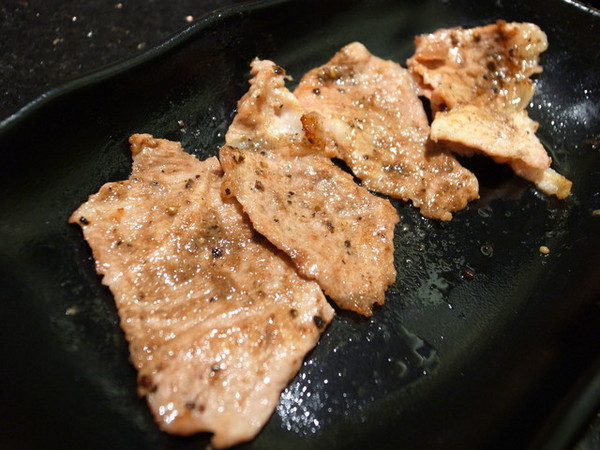 三朵花炭火燒肉‧鍋物：＜台北｜西門｜燒肉＞火鍋。燒肉。韓式料理三合一通通吃到飽！！！