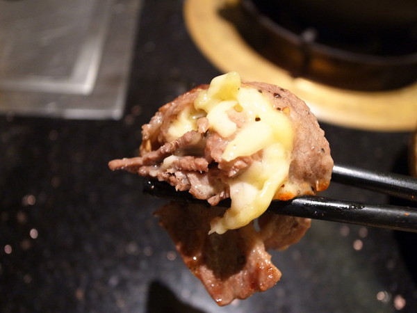 三朵花炭火燒肉‧鍋物：＜台北｜西門｜燒肉＞火鍋。燒肉。韓式料理三合一通通吃到飽！！！