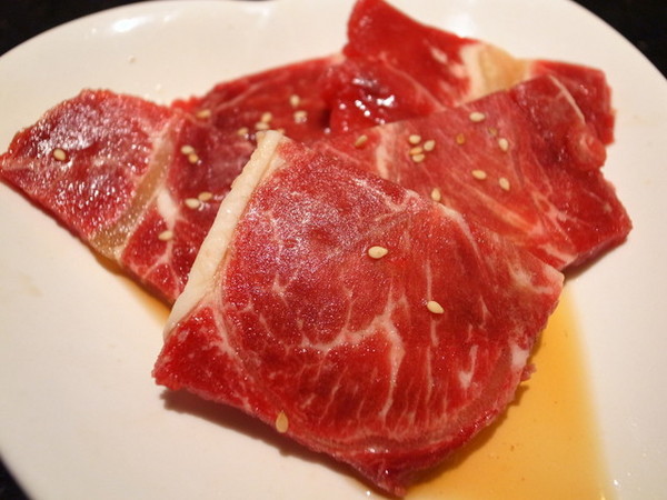 三朵花炭火燒肉‧鍋物：＜台北｜西門｜燒肉＞火鍋。燒肉。韓式料理三合一通通吃到飽！！！